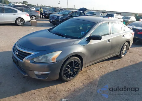 2015 Nissan Altima 2.5 S z USA, uszkodzony, nr VIN 1N4AL3AP2FN921551